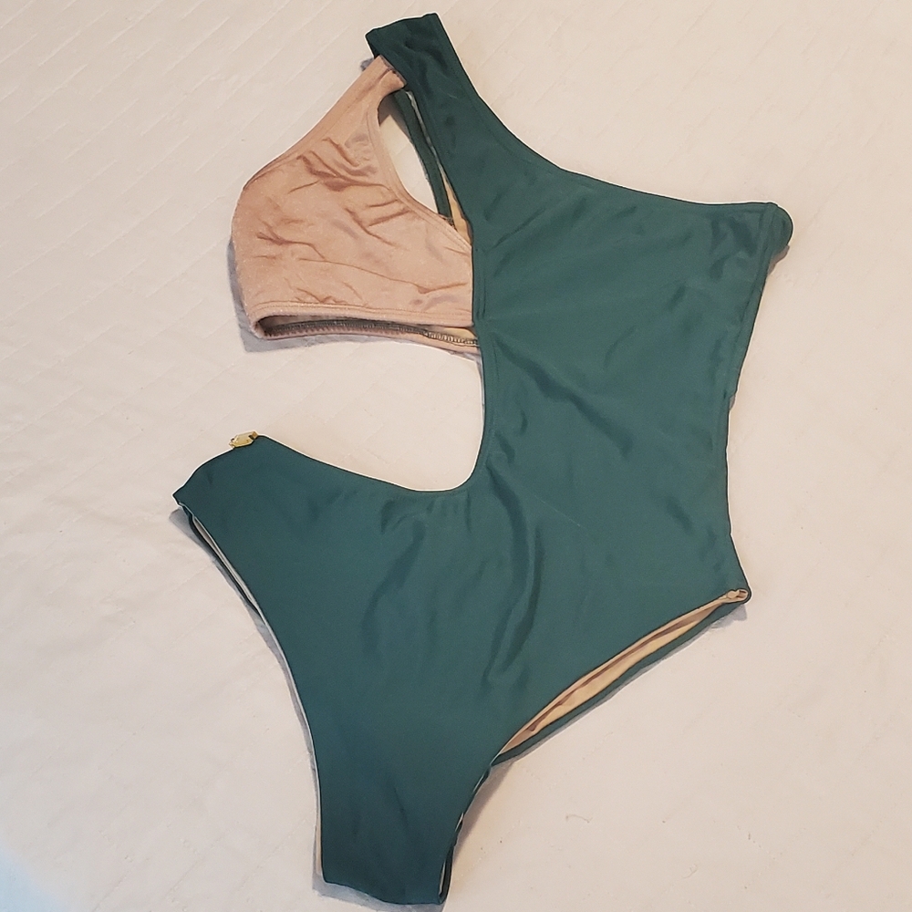 💕 Anemona By Juliet Aguilar 💕 Cut Out Swimsuit